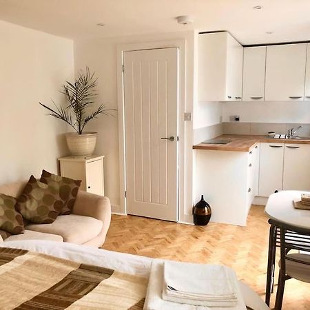 Charming Studio Suite Minimum 2 Night Stay Southwick  Экстерьер фото