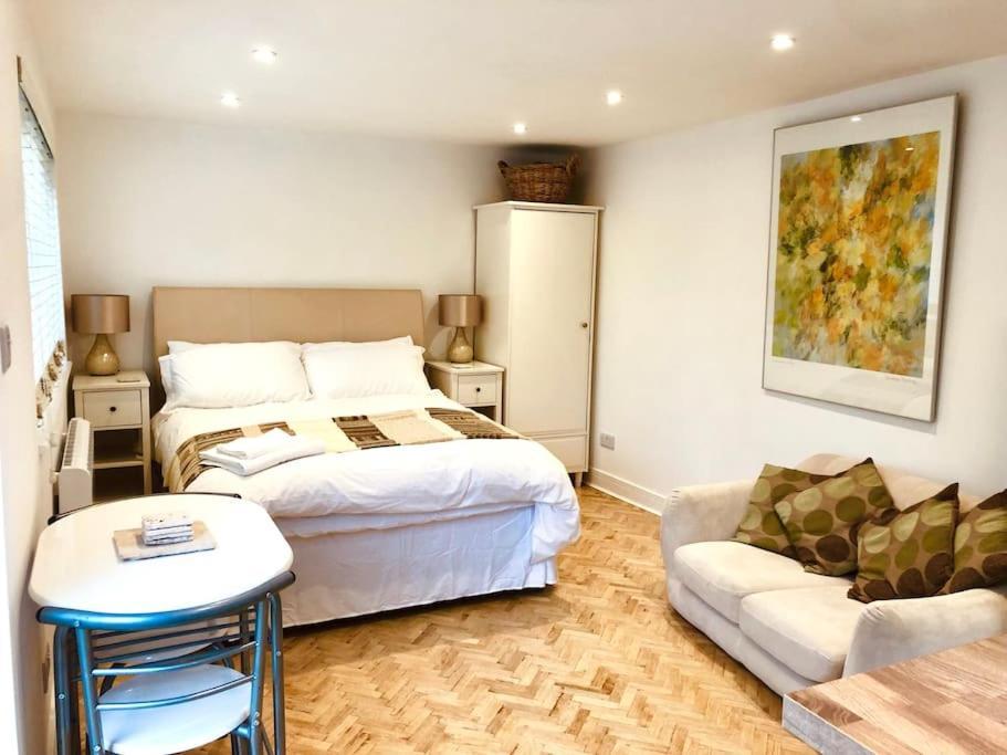 Charming Studio Suite Minimum 2 Night Stay Southwick  Экстерьер фото